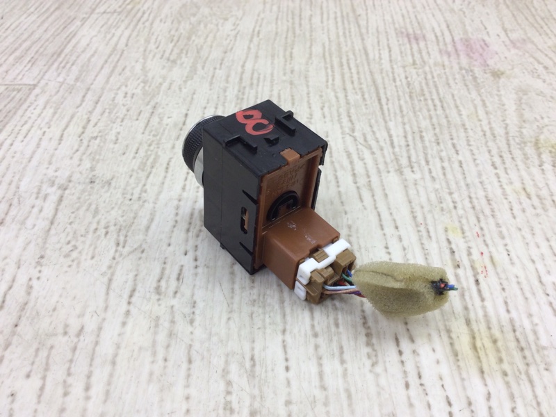 Кнопка обогрева сидений PATHFINDER R52 12-21 2015 R52 3.5 VQ35DE