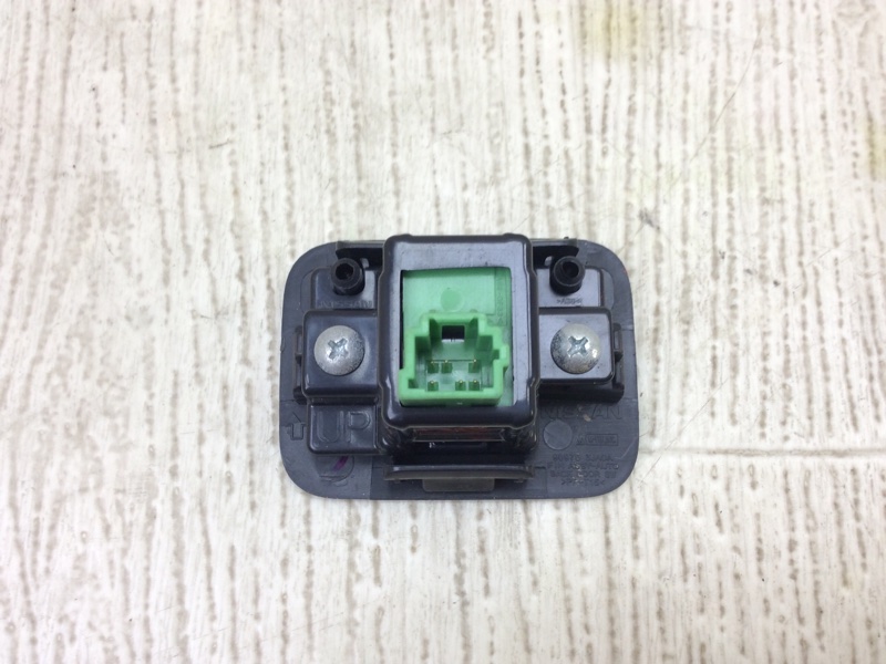 Кнопка открывания багажника внутренняя NISSAN PATHFINDER R52 12-21 R52 3.5 VQ35DE