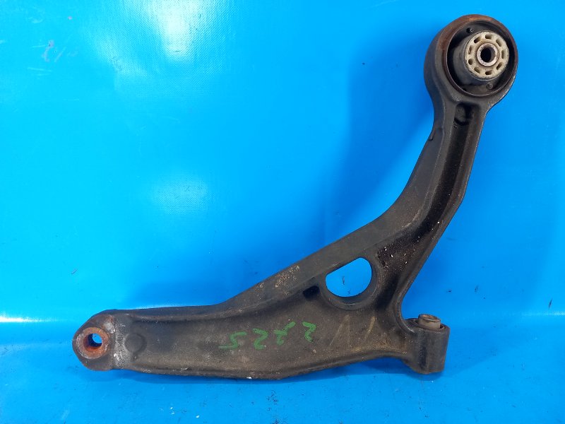 Рычаг передней подвески нижний правый 200 10-14 2012 2.4 ED3