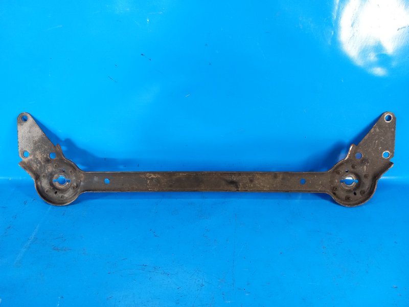 Балка под радиатор 200 10-14 2013 3.6 ERB