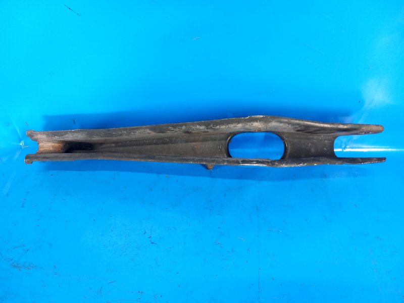 Рычаг задней подвески поперечный левый 200 10-14 2013 3.6 ERB