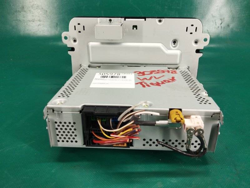 Магнитола VOLKSWAGEN TIGUAN 08-17 2.0 CCTA