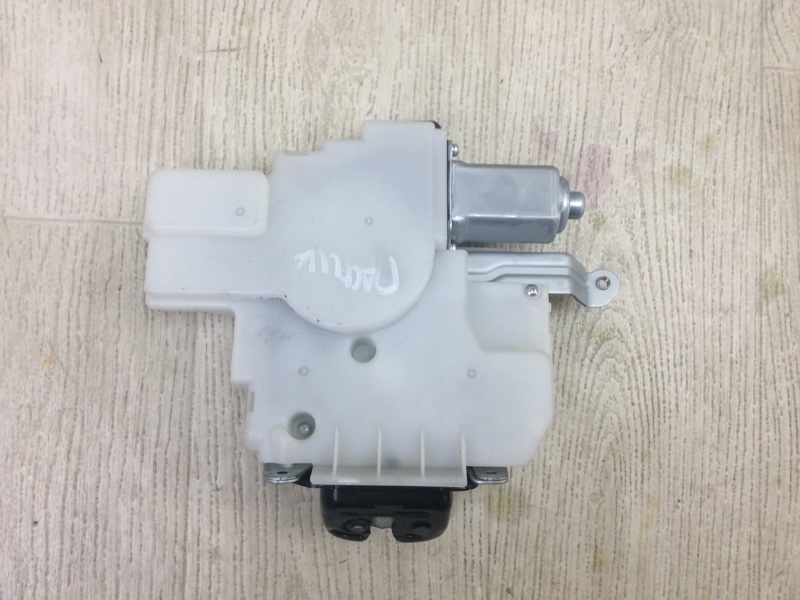 Замок крышки багажника PATHFINDER R52 12-21 2015 R52 3.5 VQ35DE