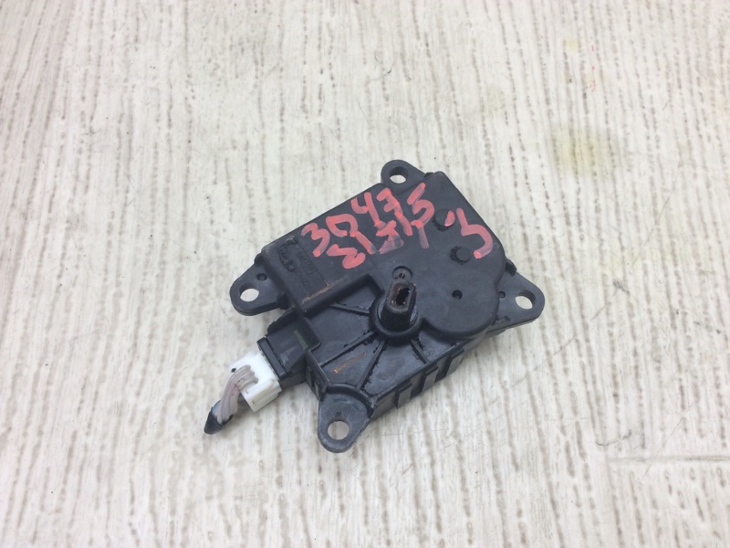 Запчасть моторчик заслонки печки NISSAN PATHFINDER R52 12-21 2015 R52 3.5 VQ35DE 277323JC1A Б/У Моторчик заслонки печки NISSAN PATHFINDER R52 12-21 2015 R52 3.5 VQ35DE 277323JC1A Б/У