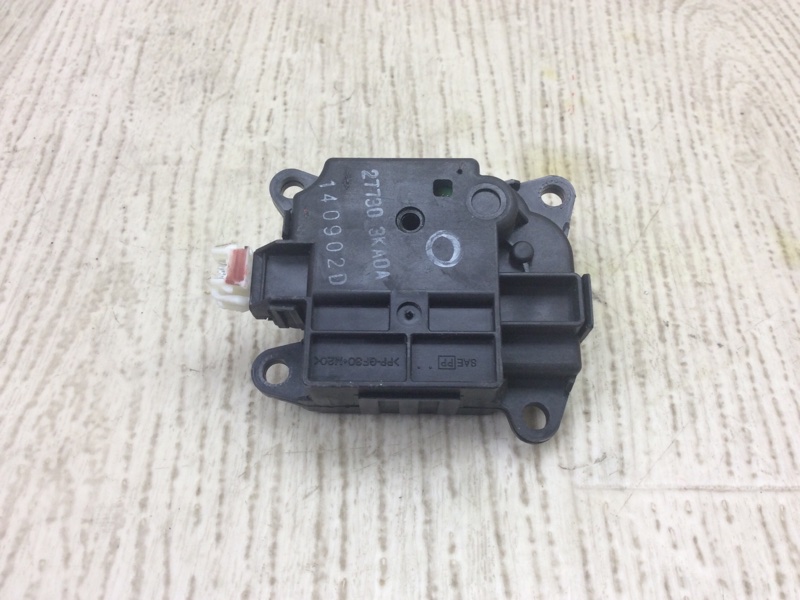 Моторчик заслонки печки PATHFINDER R52 12-21 2015 R52 3.5 VQ35DE