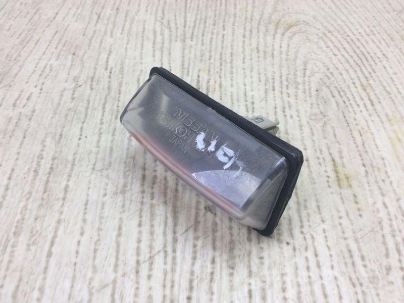 Подсветка номера NISSAN PATHFINDER R52 12-21 R52 3.5 VQ35DE