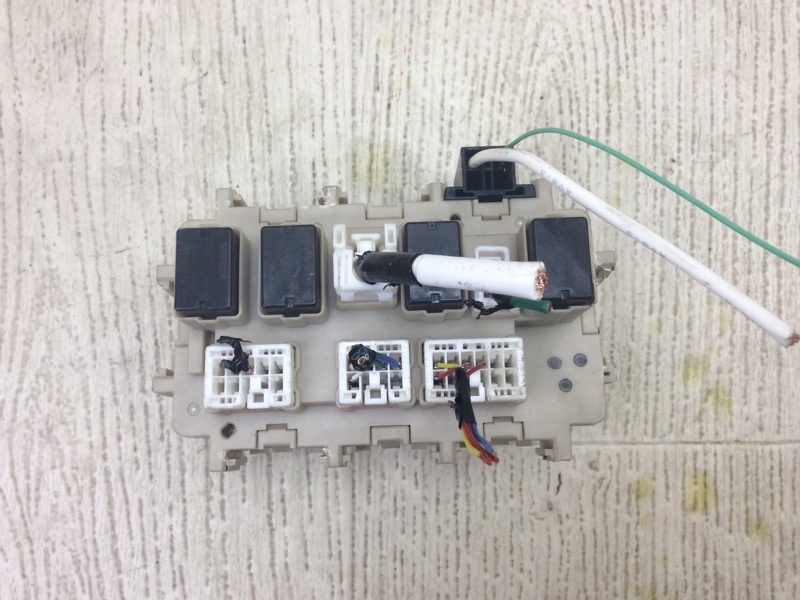 Блок предохранителей салон PATHFINDER R52 12-21 2015 R52 3.5 VQ35DE