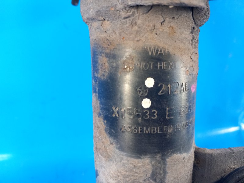 Амортизатор передний левый 200 10-14 2013 3.6 ERB