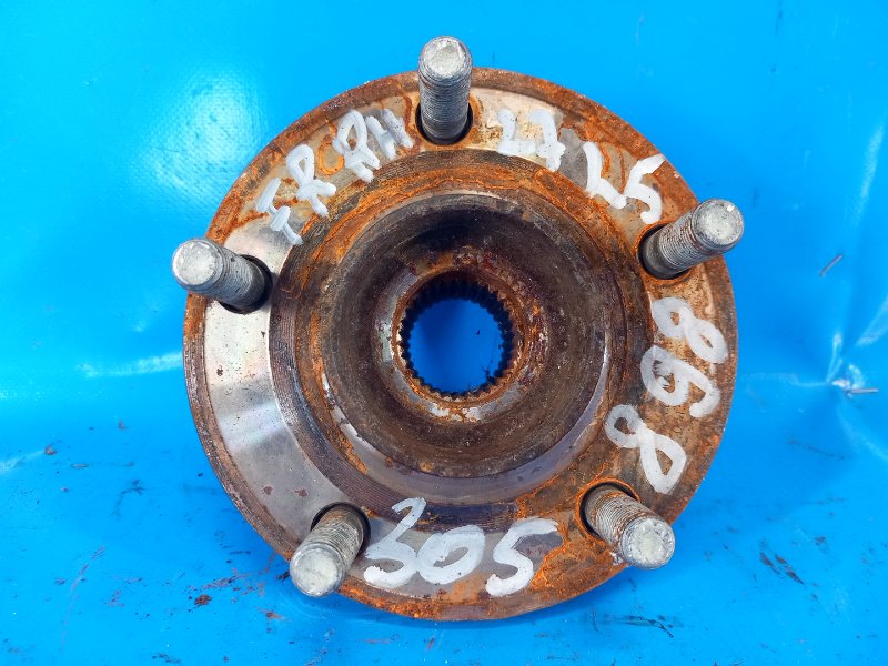 Запчасть ступица передняя правая CHRYSLER 200 10-14 2012 2.4 ED3 5154211AA Б/У Ступица передняя правая CHRYSLER 200 10-14 2012 2.4 ED3 5154211AA Б/У