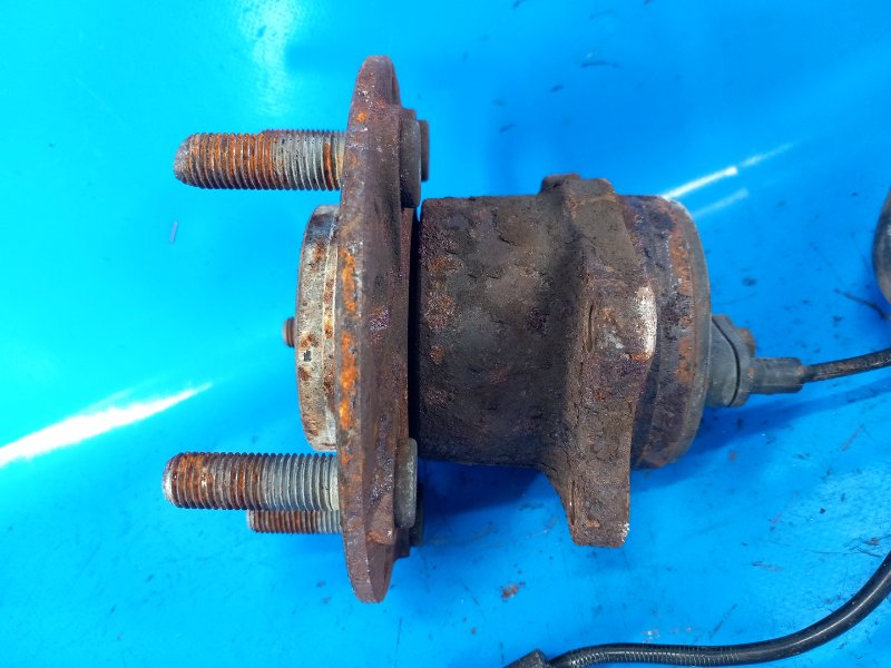 Ступица задняя правая CHRYSLER 200 10-14 3.6 ERB