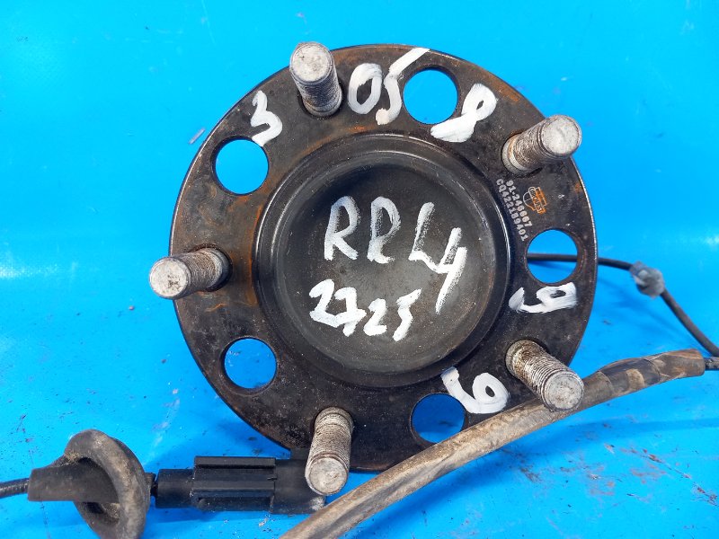 Ступица задняя левая 200 10-14 2012 2.4 ED3