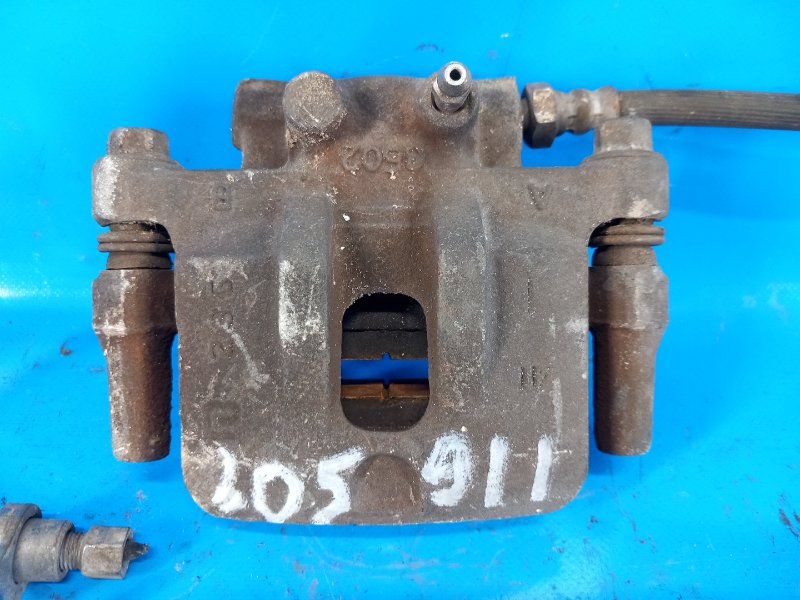 Суппорт тормозной задний правый 200 10-14 2012 2.4 ED3