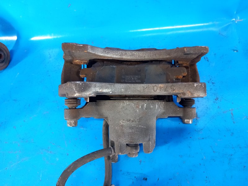 Суппорт тормозной передний правый 200 10-14 2012 2.4 ED3