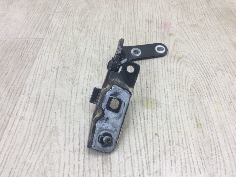 Петля крышки багажника правая PATHFINDER R52 12-21 2015 R52 3.5 VQ35DE