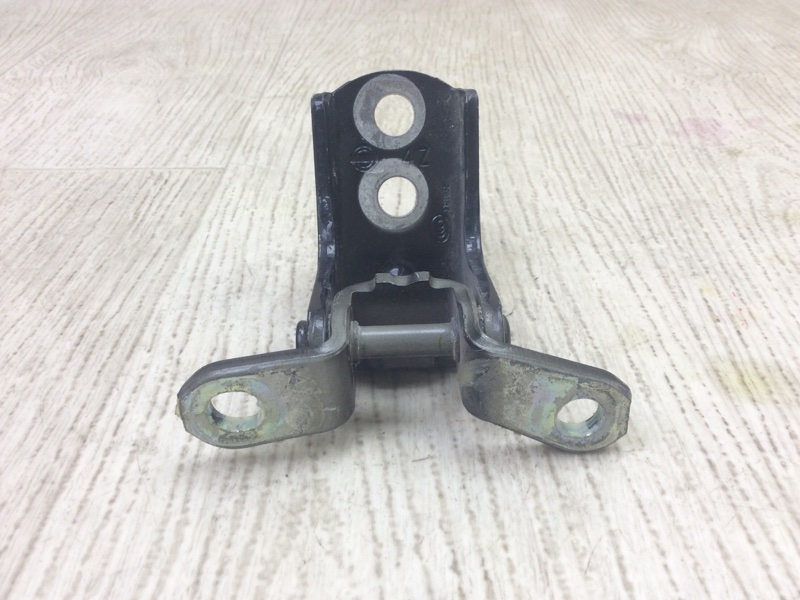 Петля двери нижняя задняя правая PATHFINDER R52 12-21 2015 R52 3.5 VQ35DE