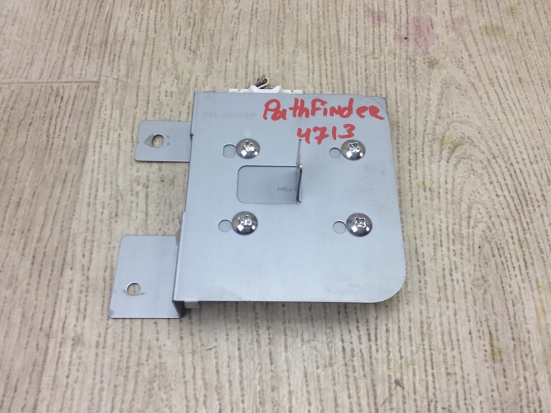 Блок управления камерой NISSAN PATHFINDER R52 12-21 2015 R52 3.5 VQ35DE 284A13KA0B Б/У