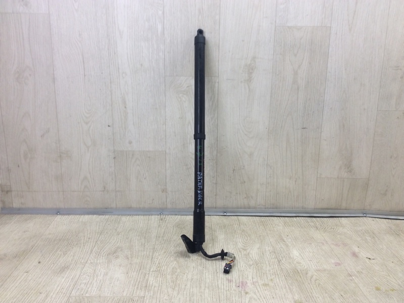 Амортизатор крышки багажника NISSAN PATHFINDER R52 12-21 2015 R52 3.5 VQ35DE 905603KA1B Б/У