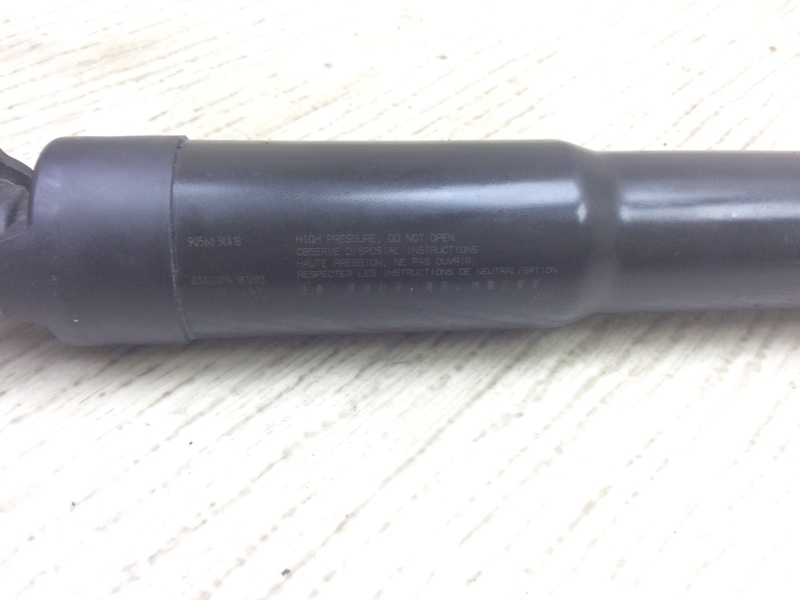 Амортизатор крышки багажника NISSAN PATHFINDER R52 12-21 R52 3.5 VQ35DE