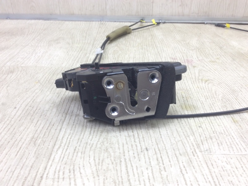 Замок двери задний правый PATHFINDER R52 12-21 2015 R52 3.5 VQ35DE