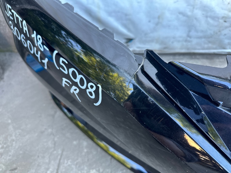 Бампер передний JETTA USA 18- 2020 DJXA 1.4