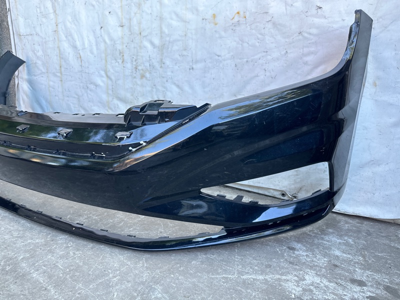 Бампер передний JETTA USA 18- 2020 DJXA 1.4