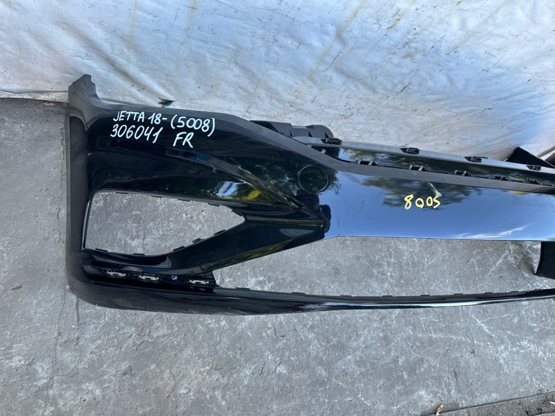 Бампер передний JETTA USA 18- 2020 DJXA 1.4