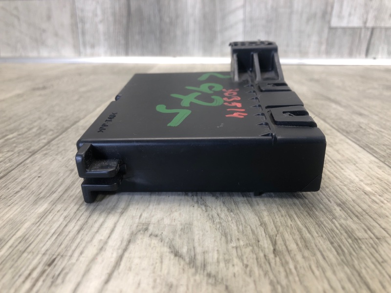 Блок электронный PRIUS - 30 09-17 2013 ZVW30 1.8 2ZRFXE