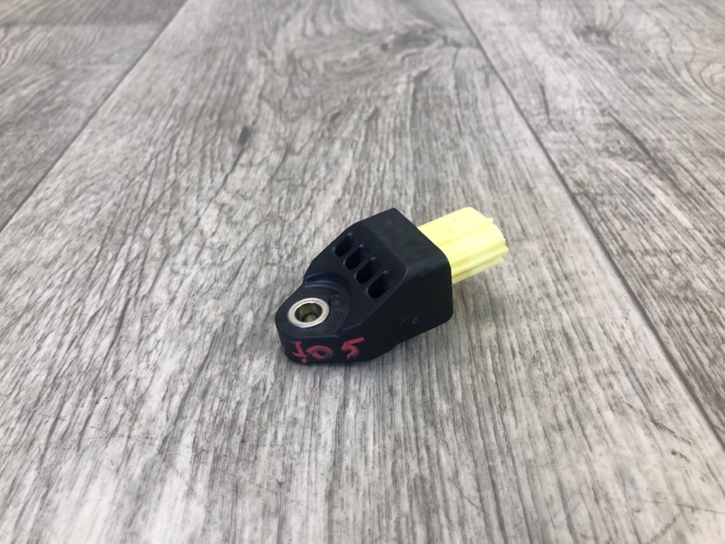 Запчасть датчик удара задний левый TOYOTA PRIUS - 30 09-17 2013 ZVW30 1.8 2ZRFXE 89831-75020 Б/У Датчик удара задний левый TOYOTA PRIUS - 30 09-17 2013 ZVW30 1.8 2ZRFXE 89831-75020 Б/У