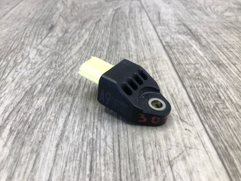 Датчик удара левый PRIUS - 30 09-17 2013 ZVW30 1.8 2ZRFXE Датчик удара левый PRIUS - 30 09-17 2013 ZVW30 1.8 2ZRFXE