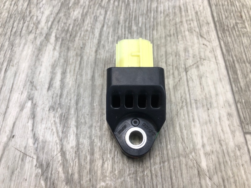 Датчик удара левый PRIUS - 30 09-17 2013 ZVW30 1.8 2ZRFXE Датчик удара левый PRIUS - 30 09-17 2013 ZVW30 1.8 2ZRFXE