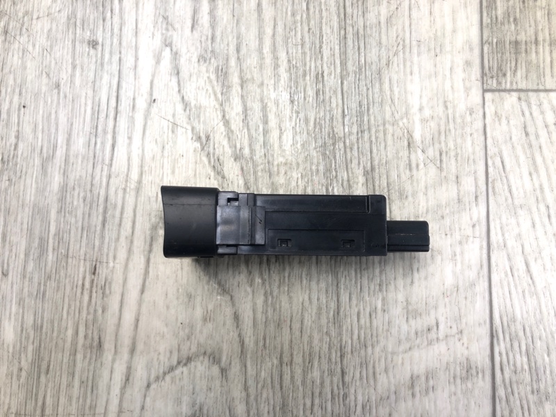 Кнопка стояночного тормоза TOYOTA PRIUS - 30 09-17 ZVW30 1.8 2ZRFXE