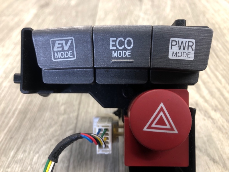 Кнопка аварийной сигнализации PRIUS - 30 09-17 2013 ZVW30 1.8 2ZRFXE