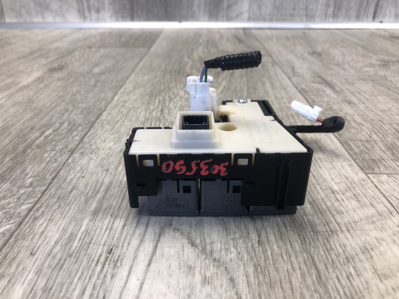 Кнопка аварийной сигнализации PRIUS - 30 09-17 2013 ZVW30 1.8 2ZRFXE