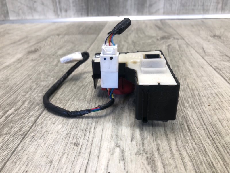 Кнопка аварийной сигнализации PRIUS - 30 09-17 2013 ZVW30 1.8 2ZRFXE