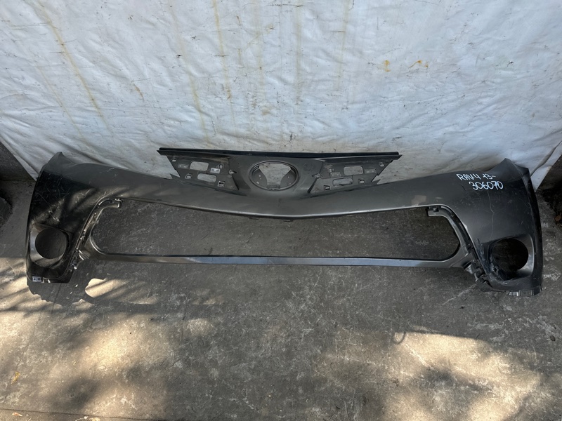 Запчасть бампер передний TOYOTA RAV4 13-19 52119-0R911 Б/У Бампер передний TOYOTA RAV4 13-19 52119-0R911 Б/У