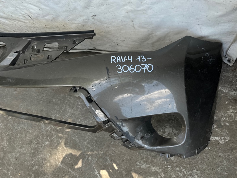 Бампер передний TOYOTA RAV4 13-19 Бампер передний TOYOTA RAV4 13-19