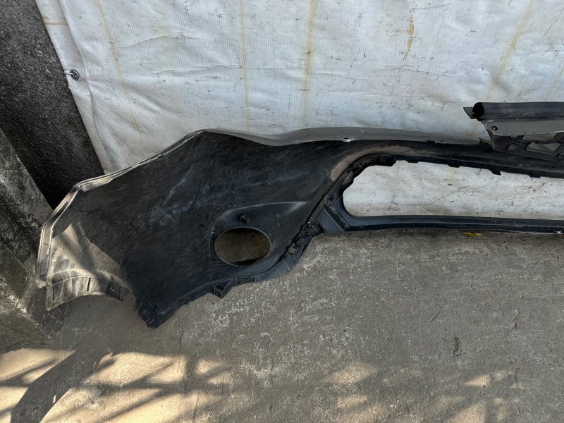 Бампер передний RAV4 13-19 Бампер передний RAV4 13-19