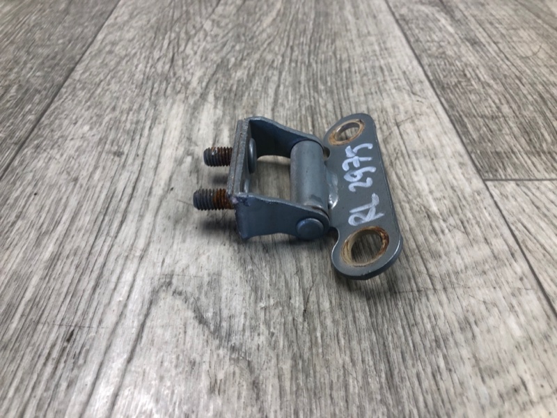 Петля крышки багажника TOYOTA PRIUS - 30 09-17 ZVW30 1.8 2ZRFXE