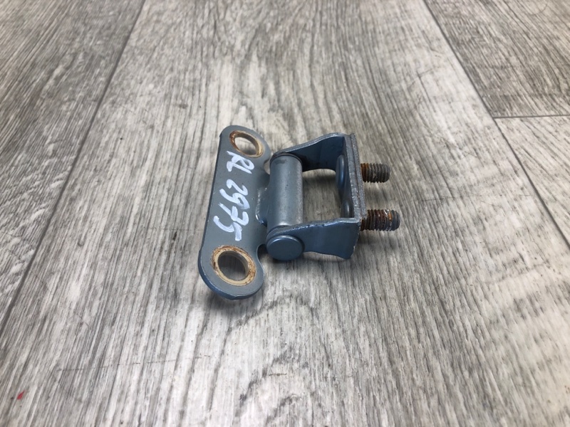 Петля крышки багажника PRIUS - 30 09-17 2013 ZVW30 1.8 2ZRFXE