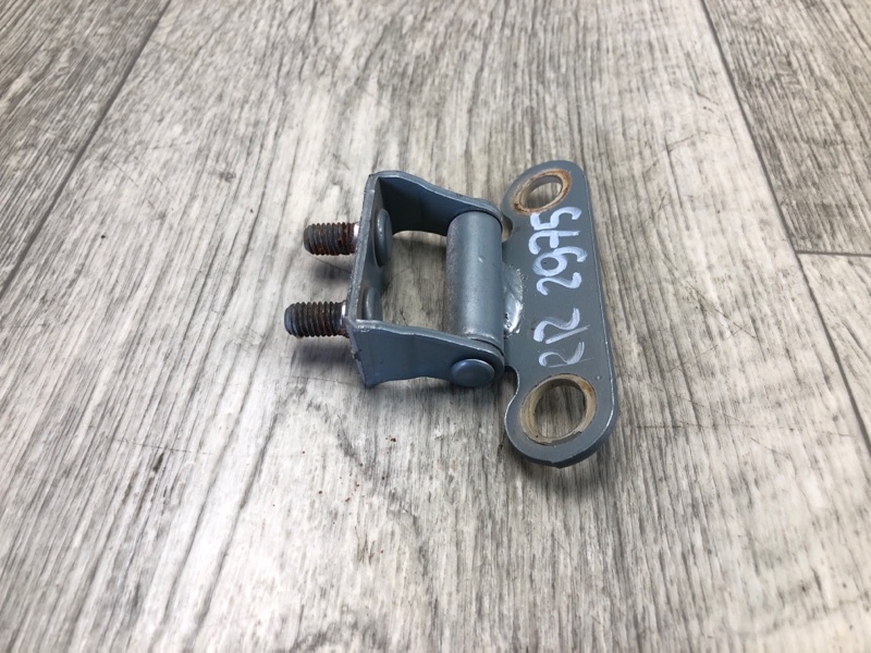 Петля крышки багажника PRIUS - 30 09-17 2013 ZVW30 1.8 2ZRFXE Петля крышки багажника PRIUS - 30 09-17 2013 ZVW30 1.8 2ZRFXE