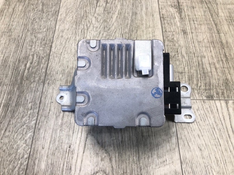 Блок электронный TOYOTA PRIUS - 30 09-17 2013 ZVW30 1.8 2ZRFXE 89650-47511 Б/У