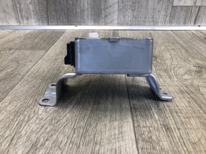 Блок электронный TOYOTA PRIUS - 30 09-17 ZVW30 1.8 2ZRFXE