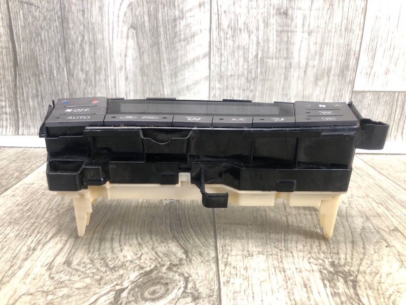 Блок управления печкой PRIUS - 30 09-17 2013 ZVW30 1.8 2ZRFXE