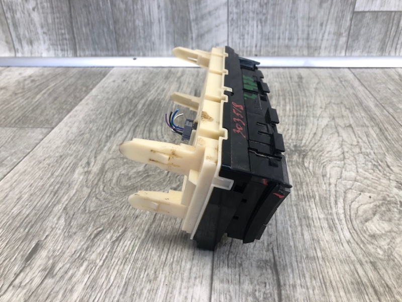 Блок управления печкой PRIUS - 30 09-17 2013 ZVW30 1.8 2ZRFXE