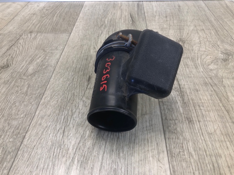 Патрубок воздушного фильтра PRIUS - 30 09-17 2013 ZVW30 1.8 2ZRFXE