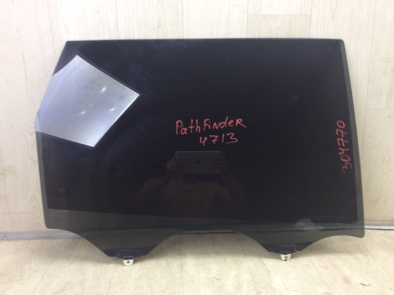 Стекло двери заднее правое NISSAN PATHFINDER R52 12-21 2015 R52 3.5 VQ35DE 823003KA1A Б/У