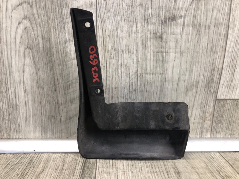 Брызговик задний правый PRIUS - 30 09-17 2013 ZVW30 1.8 2ZRFXE