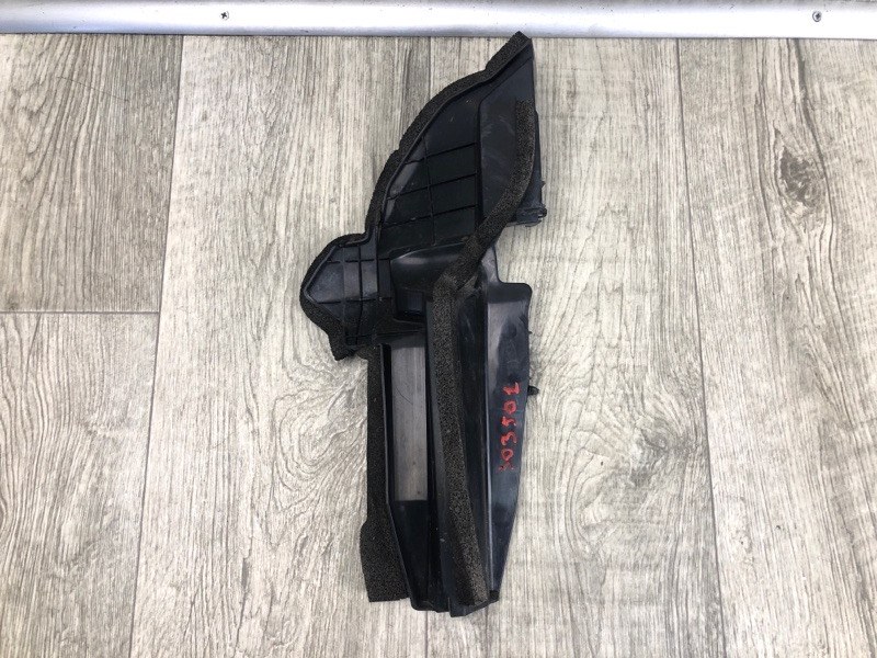 Запчасть дефлектор радиатора правый TOYOTA PRIUS - 30 09-17 2013 ZVW30 1.8 2ZRFXE 53293-47040 Б/У Дефлектор радиатора правый TOYOTA PRIUS - 30 09-17 2013 ZVW30 1.8 2ZRFXE 53293-47040 Б/У