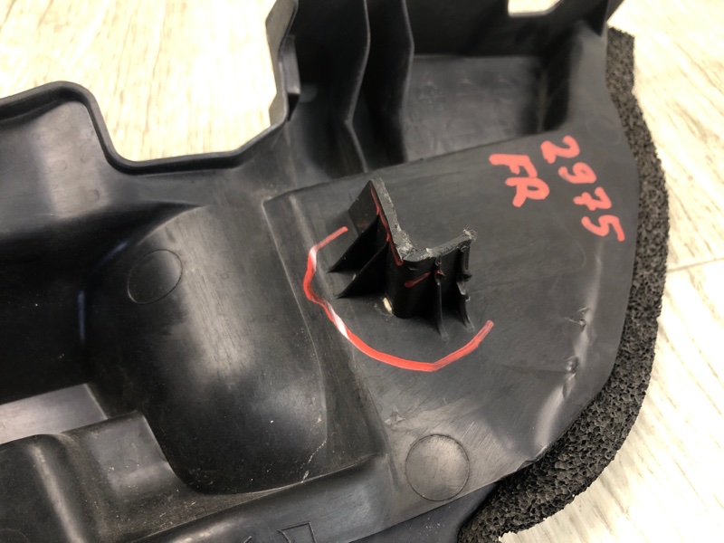 Дефлектор радиатора правый PRIUS - 30 09-17 2013 ZVW30 1.8 2ZRFXE Дефлектор радиатора правый PRIUS - 30 09-17 2013 ZVW30 1.8 2ZRFXE