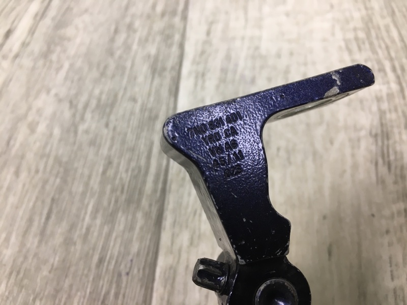 Петля двери верхняя передняя левая PASSAT B7 11-15 11/2011 CBTA 2.5L